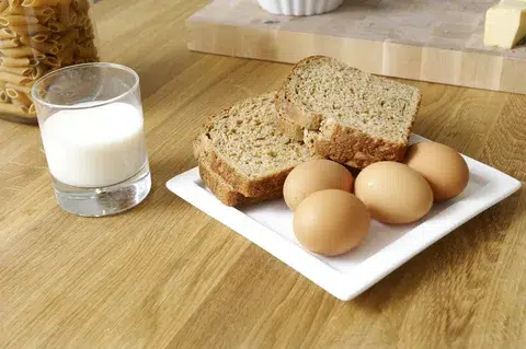 BREAD AND EGGS