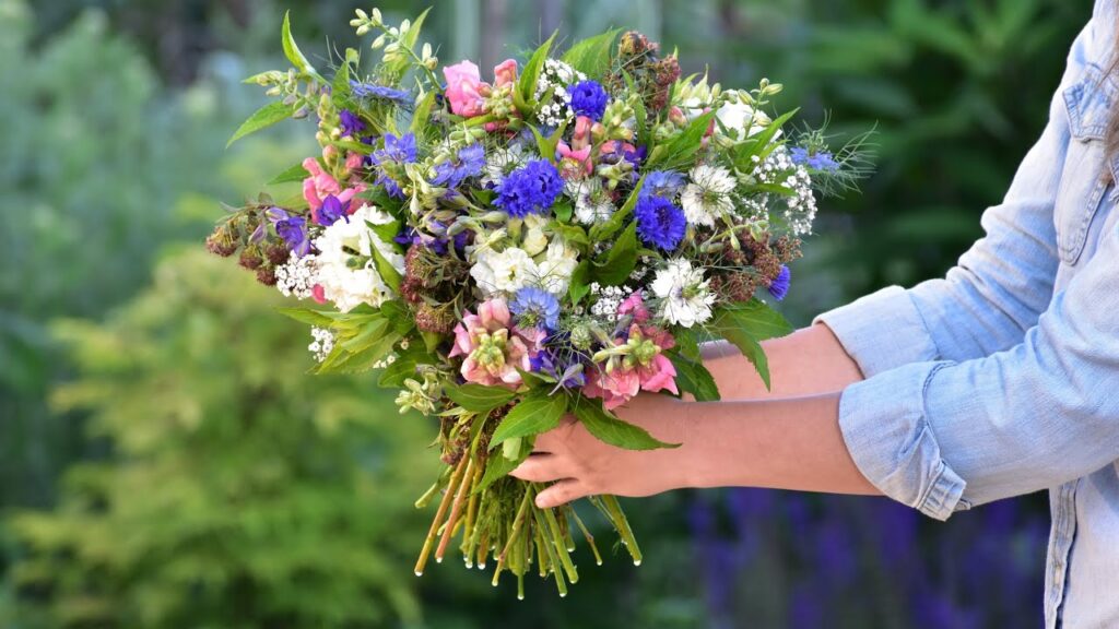 Hand-Tied flower Bouquet