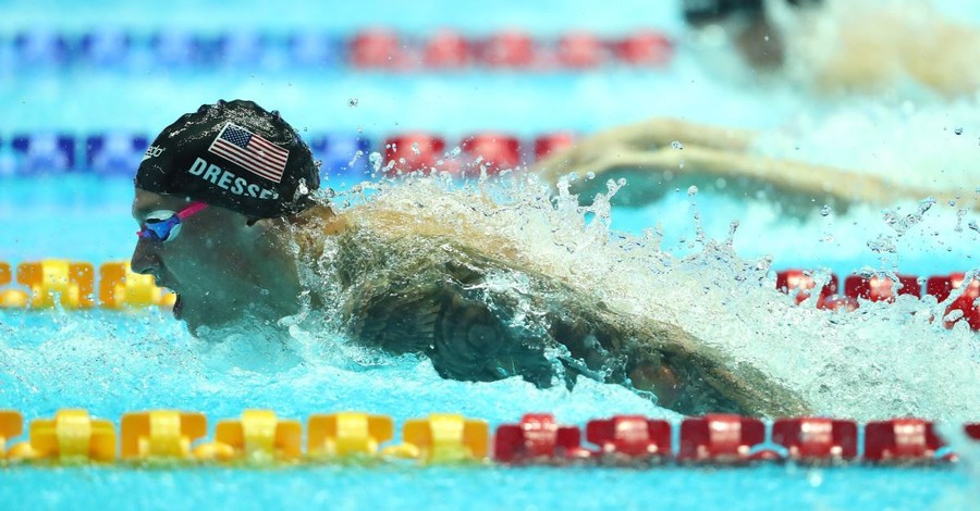 Swimming 100 Meters