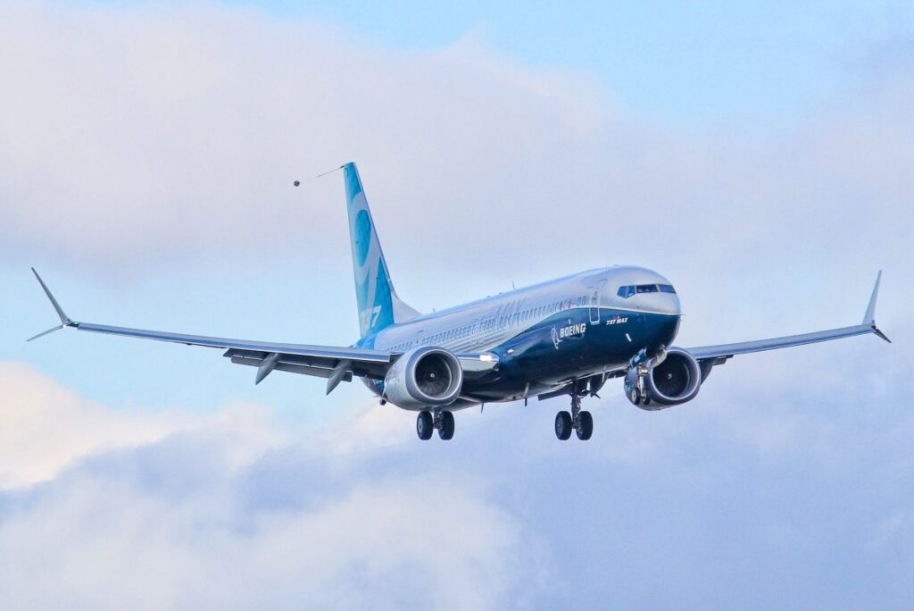 Boeing 737 with a wingspan of nearly 36 meters, providing a close comparison to 40 meters.